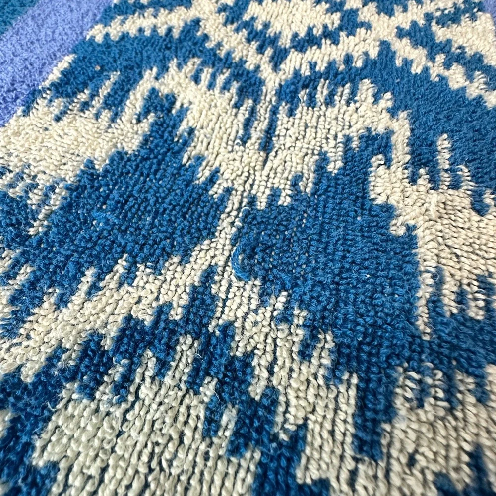 Vintage Fieldcrest wash cloth Smithsonian Institute design blue and white 12x12